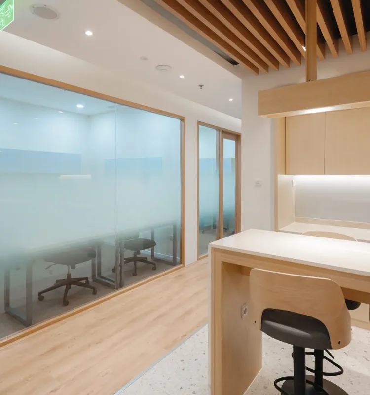 suasana sewa ruang kantor di jakarta milik skaiwork